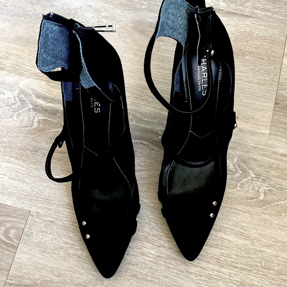 New Suede heels with silver detail, zipper at the back makes them easy to wear. - Picture 3 of 8